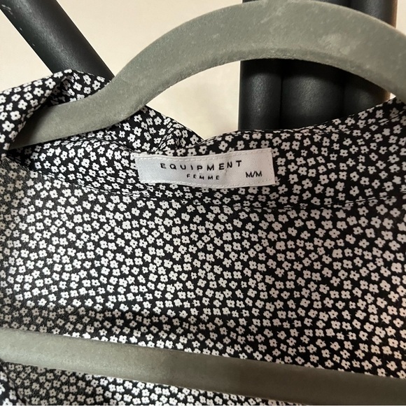 Equipment Femme Luis Floral Print Silk Blouse - Size M - Picture 3 of 5